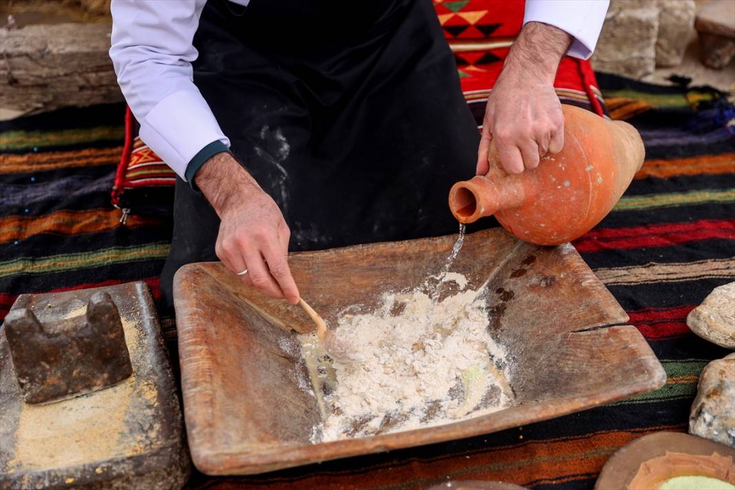 Konyalı aşçı, dünyanın en eski ekmeğini yeniden pişirdi 4